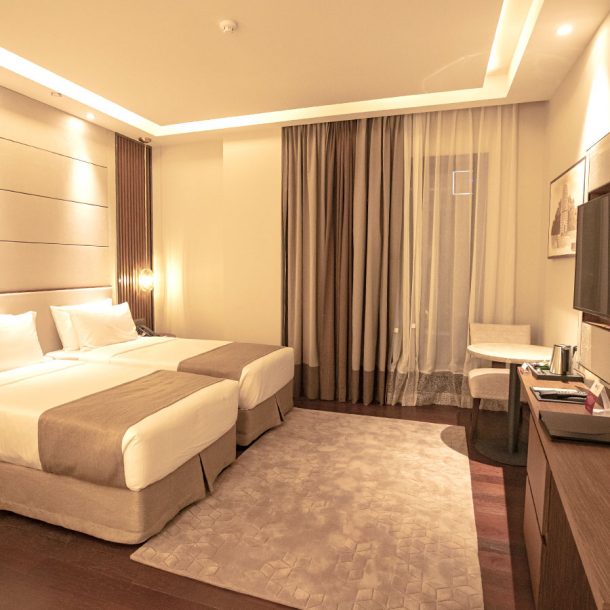 premium twin room of hotel best western plus maya